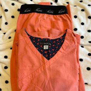 Koi basics scrubs. Pants are petite